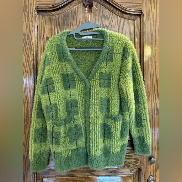 Green Button up Sweater - Cardigan - Picture 1 of 3